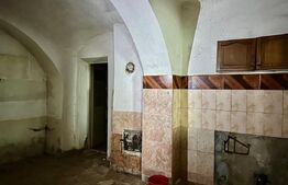 Spatiu/casa demolabila, P+2+M pe Tudor Vladimirescu cu 20 locuri de parcare