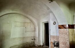 Spatiu/casa demolabila, P+2+M pe Tudor Vladimirescu cu 20 locuri de parcare