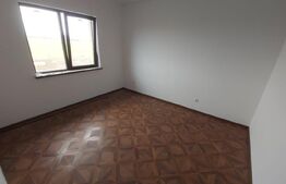  Casa 4 camere, 500 mp, Sintandrei