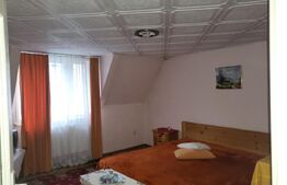 Casa familiala, 5 dormitoare, Sanmartin, central 