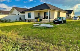 Casă 3 cam + living 110 mp mobilată utilată în Sântandrei