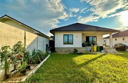 Casă 3 cam + living 110 mp mobilată utilată în Sântandrei