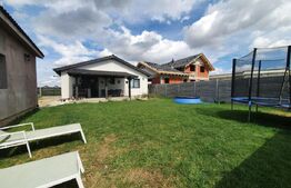 Casa mobilata cu garaj înalt/atelier, in Santandrei, 571mp teren