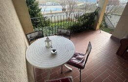 Proprietate versatilă cu două apartamente și casă cu trei nivele