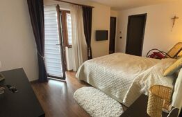 Proprietate versatilă cu două apartamente și casă cu trei nivele