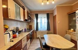 Anunț de Vânzare: Apartament Spațios cu 4 Camere