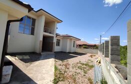 Casa superba in stil american, view asupra intregului oras, zona Paleu