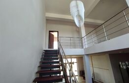 Casa superba in stil american, view asupra intregului oras, zona Paleu