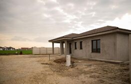 Casa moderna si spatioasa in Santandrei.