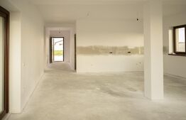 Casa moderna si spatioasa in Santandrei.