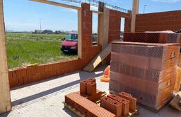 Casa cu 4 camere la roșu sau semifinisat, 136 mp, zona Santandrei