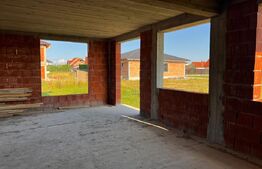 CASA DE VANZARE LA ROSU IN CIHEI, STRADA INCHISA,ZONA LINISTITA