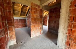 CASA DE VANZARE LA ROSU IN CIHEI, STRADA INCHISA,ZONA LINISTITA