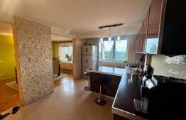 Apartament de 3 camere , zona centrala