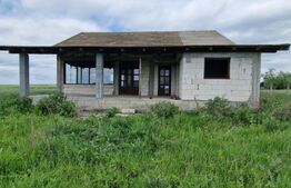 Casa la rosu in Miersig, langa padure, 4599mp teren