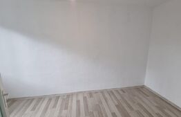 Apartament cu 3 camere, 39mp, zona Valenta 