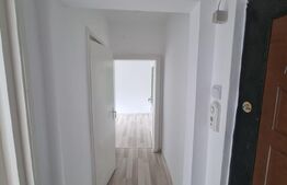 Apartament cu 3 camere, 39mp, zona Valenta 