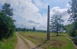 2 terenuri intravilane,total 166 mp, cu dublu front,spre padure