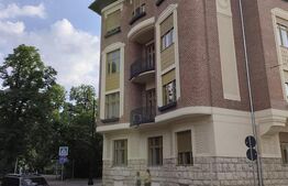 Apartament renovat complet situat in zona ultracentrala in cladire istorica