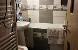 Apartament tip QA, modificat 2 camere si living, zona Nufarul