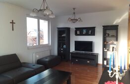 Casa de vanzare P+E+M, doua garaje si teren peste 900 mp in cartierul Nufarul