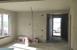 Super oferta, casa la cheie, la intrare in Santandrei in spate la Mega Images