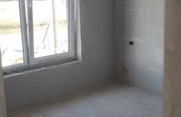 Super oferta, casa la cheie, la intrare in Santandrei in spate la Mega Images