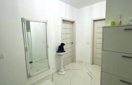 Apartament 3 camere ,Prima Universitatii, etaj 1, parcare