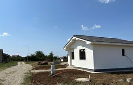 Casa semifinisata cu garduri la doar 15 km de Oradea 