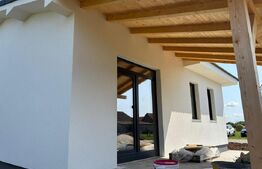 Casa semifinisata cu garduri la doar 15 km de Oradea 