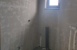 Casa semifinisata cu gard imprejmuitor in Livada de Bihor, la 8 km de Oradea 