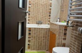 Anunț Vânzare Apartament 3 Camere Decomandat - Zona Rogerius etaj 2