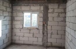 Casa situata la 15 km de centrul orasului