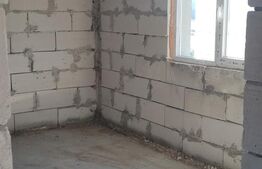 Casa situata la 15 km de centrul orasului