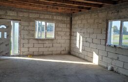 Casa situata la 15 km de centrul orasului