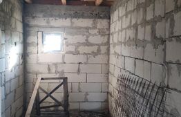 Casa situata la 15 km de centrul orasului