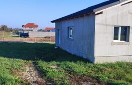 Casa situata la 15 km de centrul orasului