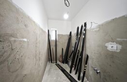 Casa  la alb la Santandrei