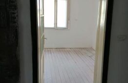 Casa de 2 camere curte proprie zona Gutenberg