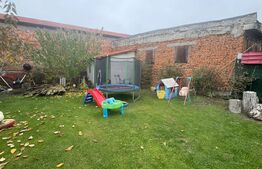 Casa tip duplex cu doua unitati locative si terasa acoperita 