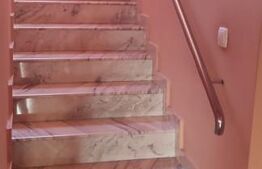 Casa cu 6 camere, 294 mp, zona-Nufarul