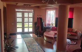 Casa cu 6 camere, 294 mp, zona-Nufarul