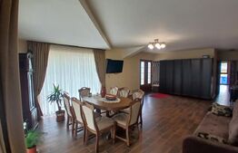 Casa superba in Tinca, 225 mp, 20 ari luciu de apa, teren fotbal, spatii verzi