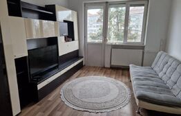 Apartament de vânzare, cu 3 camere, pe Bulevardul Dacia 
