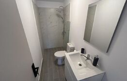 Casa de vanzare cu 7 camere, 260 mp, zona Aquapark Nymphaea
