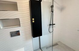 Casa cu 4 dormitoare, 4 bai si 2 bucatarii, terasa si beci  de vanzare in Oradea