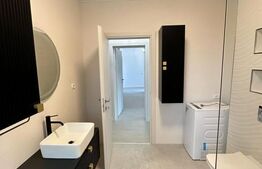 Casa cu 4 dormitoare, 4 bai si 2 bucatarii, terasa si beci  de vanzare in Oradea