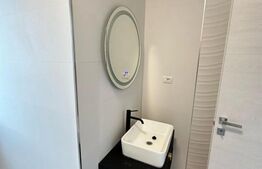 Casa cu 4 dormitoare, 4 bai si 2 bucatarii, terasa si beci  de vanzare in Oradea