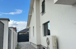 Casa cu 4 dormitoare, 4 bai si 2 bucatarii, terasa si beci  de vanzare in Oradea