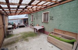 Casa de vanzare, 3 camere, 100 mp si teren 3000 mp, zona Cetariu